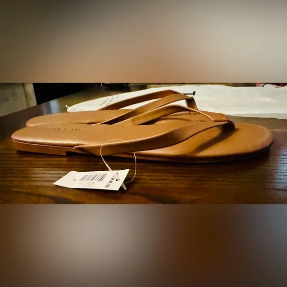 NWT Size 9 Torrid Sunnie Taupe Sandals minimalist faux vegan leather Boho - Picture 2 of 4